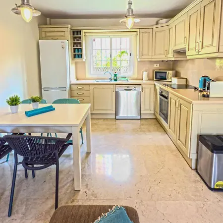 Paraiso Poolside Townhouse In Holiday home *