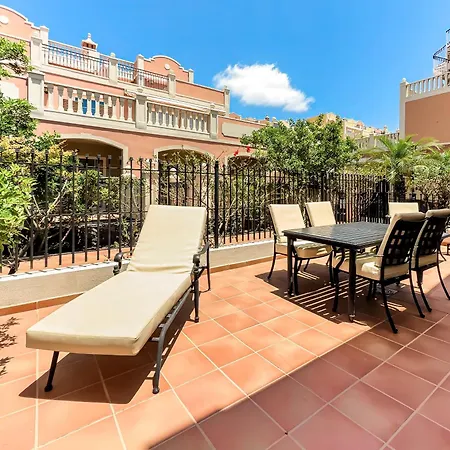 Paraiso Poolside Townhouse In Holiday home